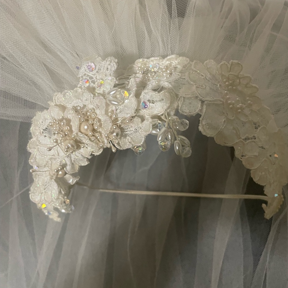Elegant White Lace Bridal Headband